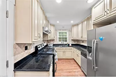 5008 Kenview Street, Greensboro, NC 27410 - Photo 6