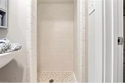 5008 Kenview Street, Greensboro, NC 27410 - Photo 22
