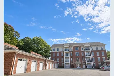 238 E Lewis Street #403, Greensboro, NC 27406 - Photo 2