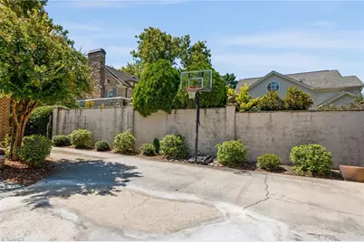 1110 Forest Hill Drive, High Point, NC 27262 - Photo 38