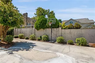 1110 Forest Hill Dr, High Point, NC 27262 - Photo 38