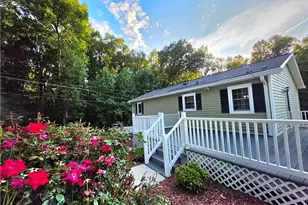 127 Miller St, Mount Airy, NC 27030 - Photo 8