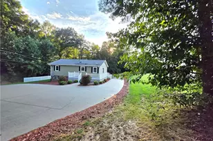 127 Miller St, Mount Airy, NC 27030 - Photo 40