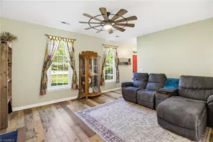 3607 Cardinal Ridge Dr, Greensboro, NC 27410 - Photo 4