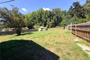 806 Halsbrook Rd, Greensboro, NC 27406 - Photo 12