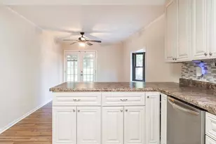 933 Graham St, Burlington, NC 27217 - Photo 14