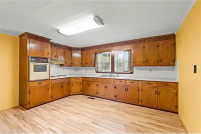 3827 Nc Highway 772, Walnut Cove, NC 27052 - Photo 10