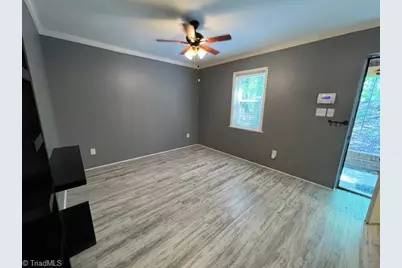 4295 Brownsboro Road #9, Winston-Salem, NC 27106 - Photo 2