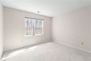 3204 Peninsula Dr, High Point, NC 27282 - Photo 32