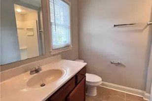 310 Woodlake Dr, Greensboro, NC 27406 - Photo 16