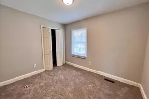 310 Woodlake Dr, Greensboro, NC 27406 - Photo 12