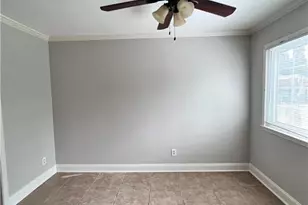 310 Woodlake Dr, Greensboro, NC 27406 - Photo 8