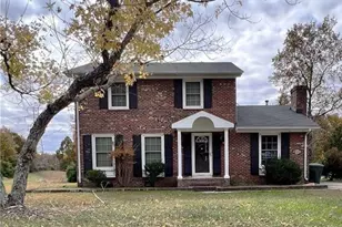 310 Woodlake Dr, Greensboro, NC 27406 - Photo 1