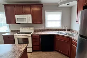 310 Woodlake Dr, Greensboro, NC 27406 - Photo 6