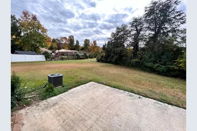 310 Woodlake Drive, Greensboro, NC 27406 - Photo 20