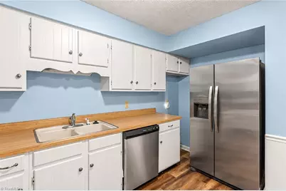 4000 S Bend Drive, Winston-Salem, NC 27107 - Photo 8