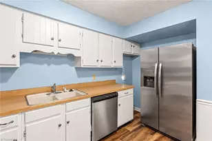 4000 S Bend Dr, Winston-Salem, NC 27107 - Photo 8