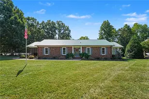 222 Devonway St, Eden, NC 27288 - Photo 4