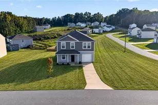 806 Fox Laurel Ct, Asheboro, NC 27205 - Photo 2
