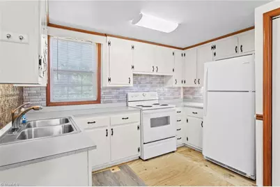 1911 Tucker Street, Burlington, NC 27215 - Photo 32