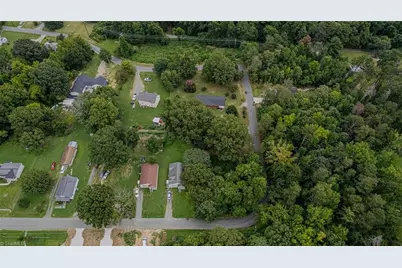 469 Lakeview Drive, Burlington, NC 27215 - Photo 46