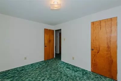 469 Lakeview Drive, Burlington, NC 27215 - Photo 20