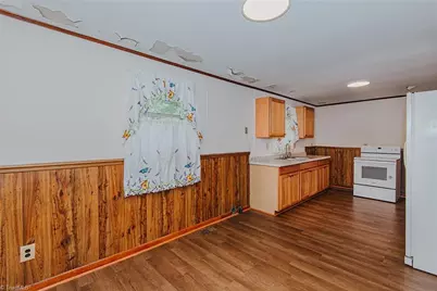 469 Lakeview Drive, Burlington, NC 27215 - Photo 14