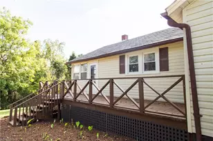 149 Gilreath Brook St, North Wilkesboro, NC 28659 - Photo 6