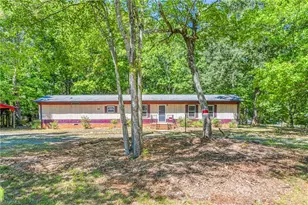 6243 Quail Hollow Dr, Pleasant Garden, NC 27313 - Photo 2