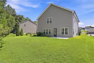 3687 Hayfield Ct, Thomasville, NC 27360 - Photo 4