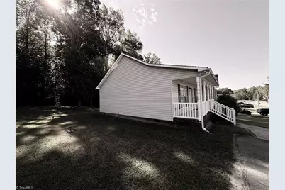 13 Thomasville High Drive, Thomasville, NC 27360 - Photo 8