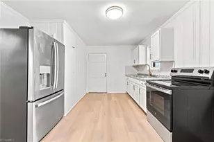 1664 NE 23rd St, Winston-Salem, NC 27105 - Photo 8