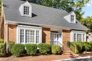 7 Ashton Square, Greensboro, NC 27408 - Photo 2