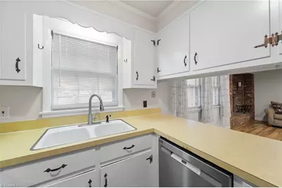 2909 Marlborough Road, Burlington, NC 27215 - Photo 16