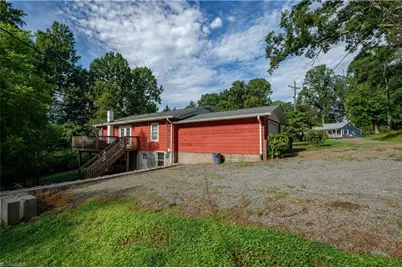 629 Oakland Drive, Elkin, NC 28621 - Photo 2