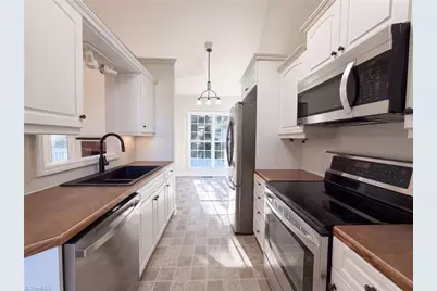 124 Manor Ridge Way, Lexington, NC 27292 - Photo 2