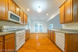 5536 Reynolda Rd, Winston-Salem, NC 27106 - Photo 10