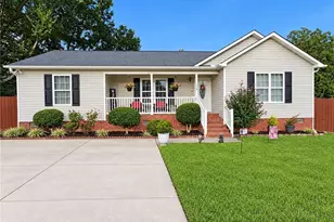 130 Garden St, Thomasville, NC 27360 - Photo 1