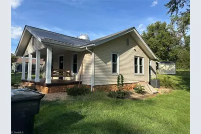 219 Highland Avenue, Elkin, NC 28621 - Photo 2