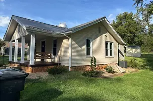 219 Highland Ave, Elkin, NC 28621 - Photo 2