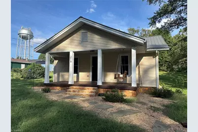 219 Highland Avenue, Elkin, NC 28621 - Photo 1