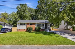 1602 Crystal Ln, Greensboro, NC 27403 - Photo 2