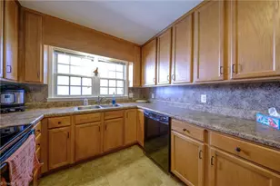 5209 Ventura Dr, Greensboro, NC 27406 - Photo 8