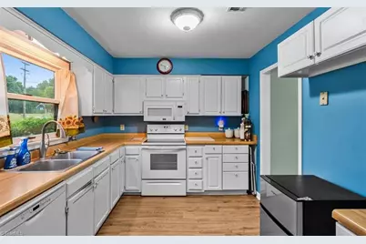 3835 Johnson Street #D, High Point, NC 27265 - Photo 10