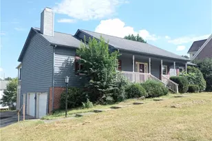 2512 Calumet Ct, High Point, NC 27265 - Photo 2