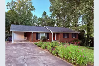 802 Woodland Boulevard, Wilkesboro, NC 28697 - Photo 2