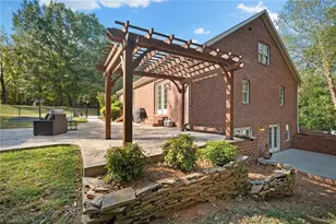 822 Montgomery Ct, Walnut Cove, NC 27052 - Photo 28