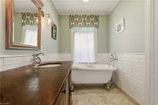 212 Country Club Dr, Greensboro, NC 27408 - Photo 22