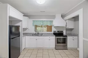 3910 Fairall Dr, Greensboro, NC 27401 - Photo 8
