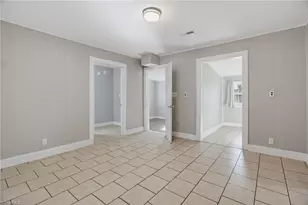 3910 Fairall Dr, Greensboro, NC 27401 - Photo 12